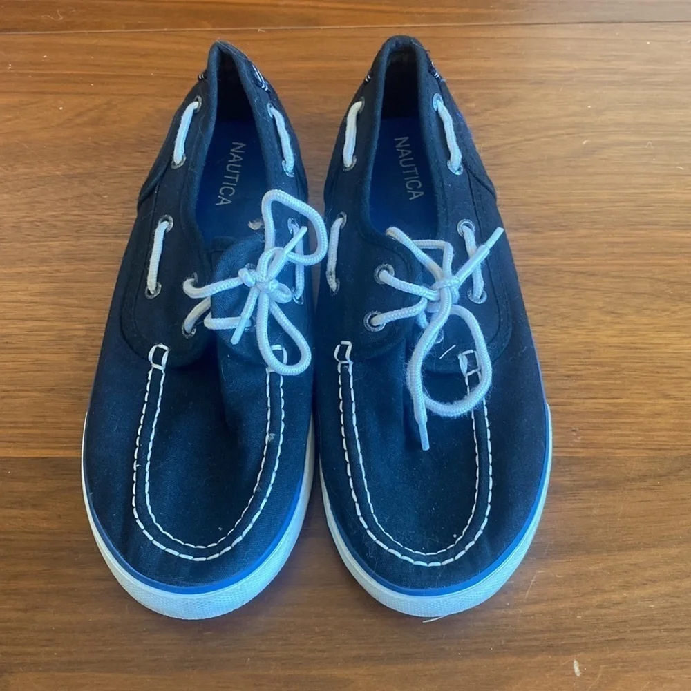 Nautica Boat Shoes Size 5